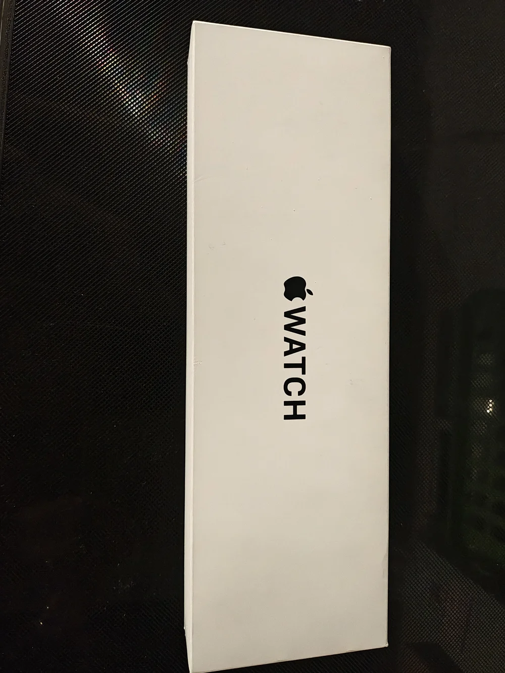 Apple Watch SE in Midnight with Midnight Sport Band